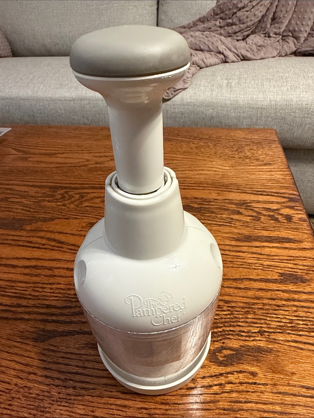 The Pampered Chef White Manual Food Chopper